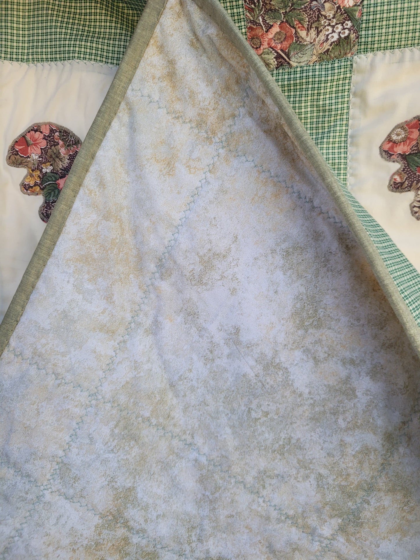 Vintage Style Chicken Quilt