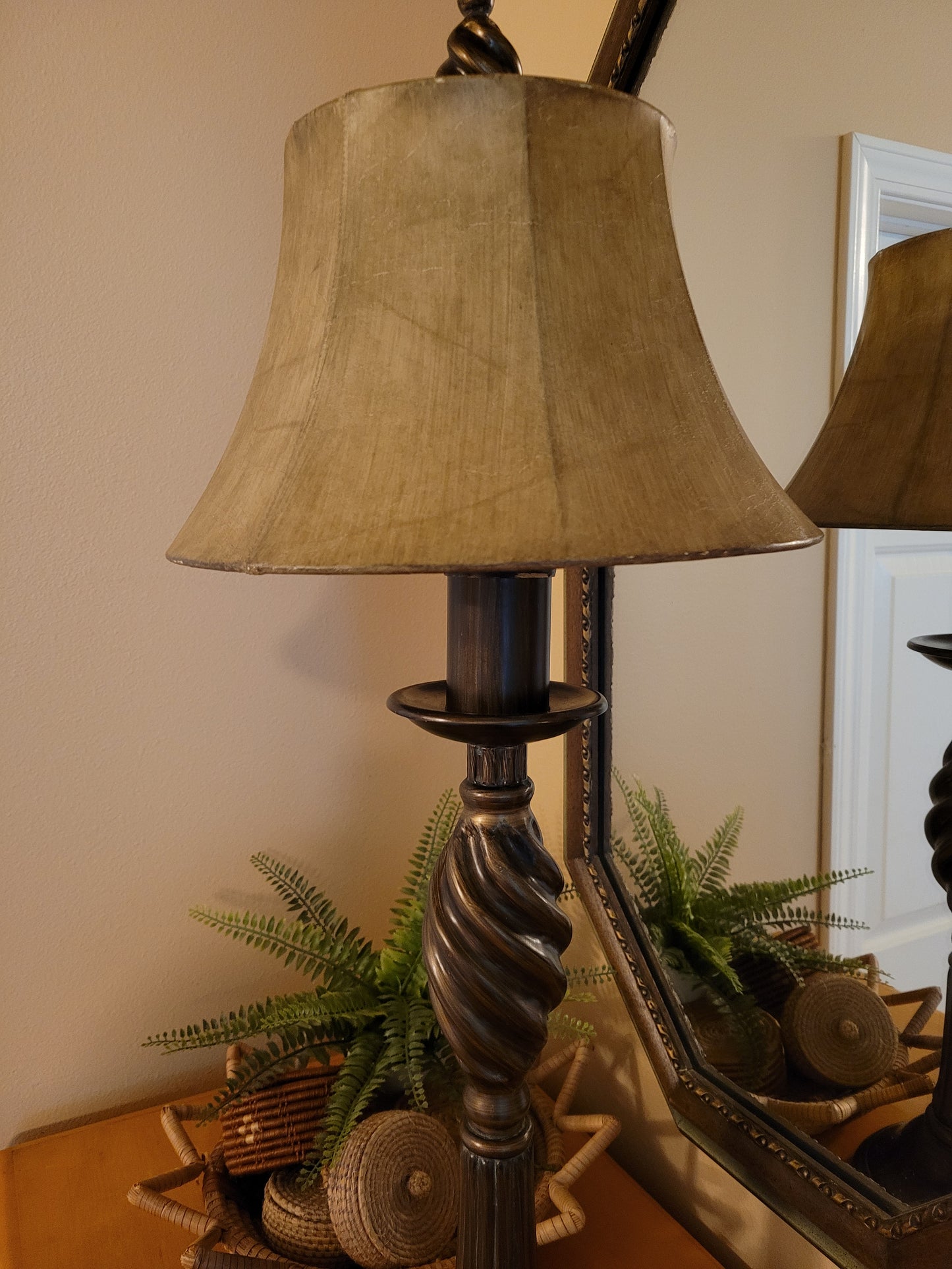 Vintage Pillar Lamp with Swirl Details