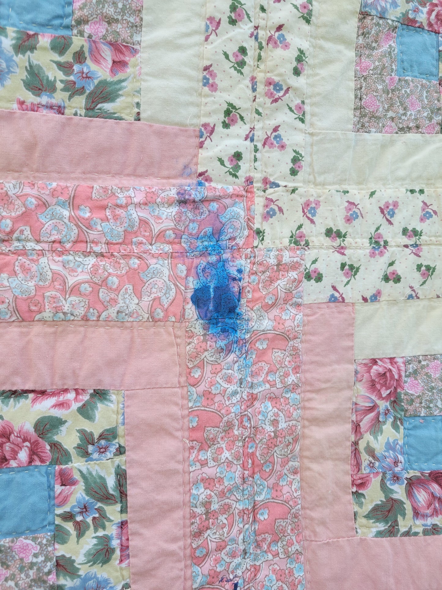 Vintage Hand-Quilted Log Cabin Quilt