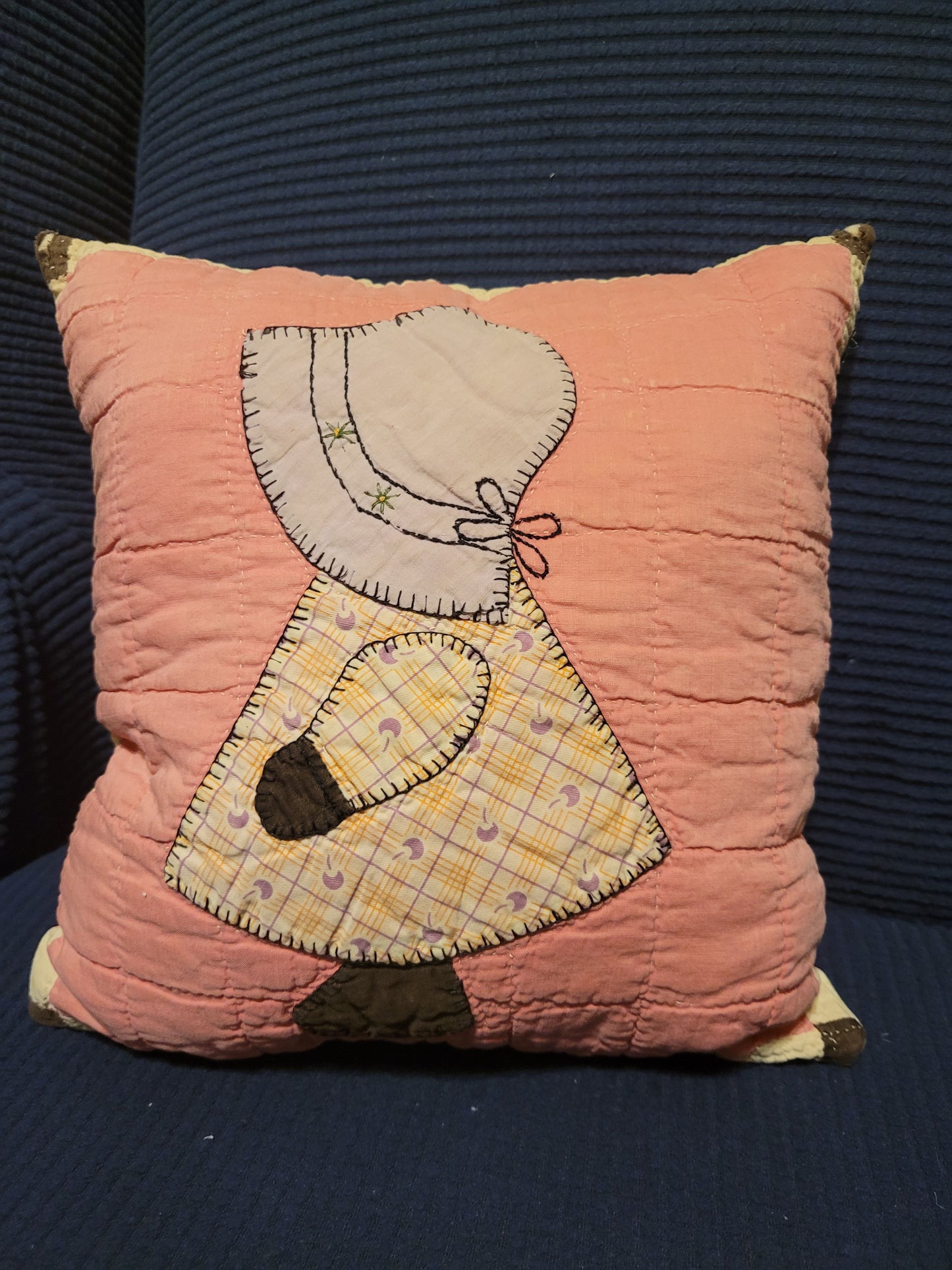 Vintage Sun Bonnet Sue Pillow