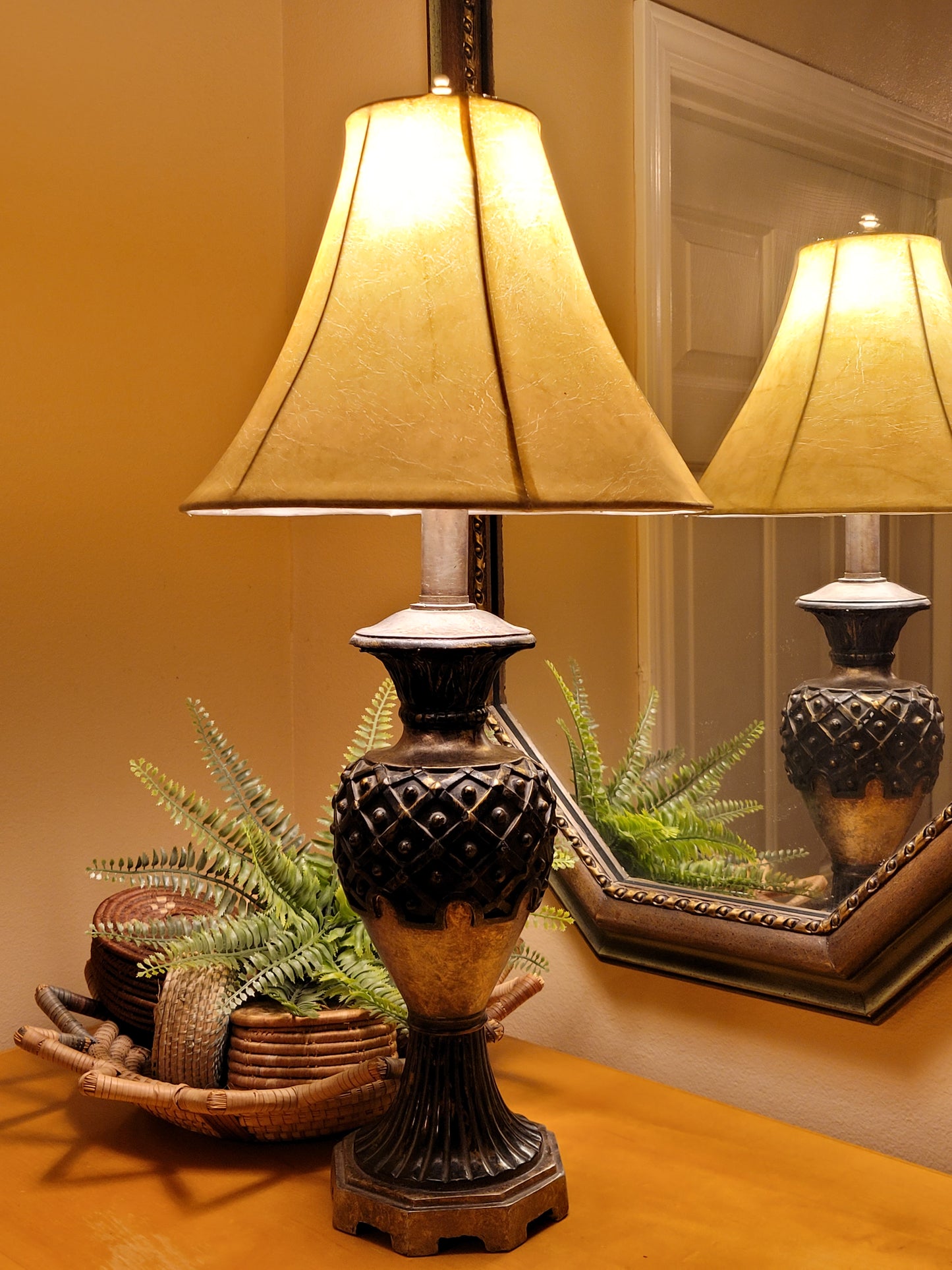 Urn Style Lamp