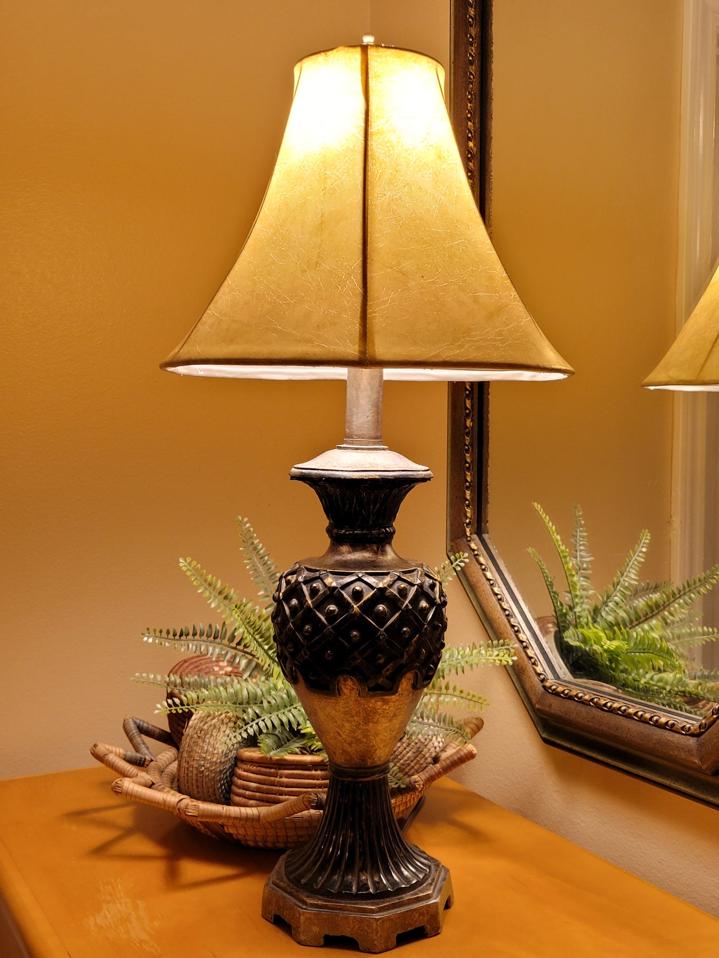 Urn Style Lamp