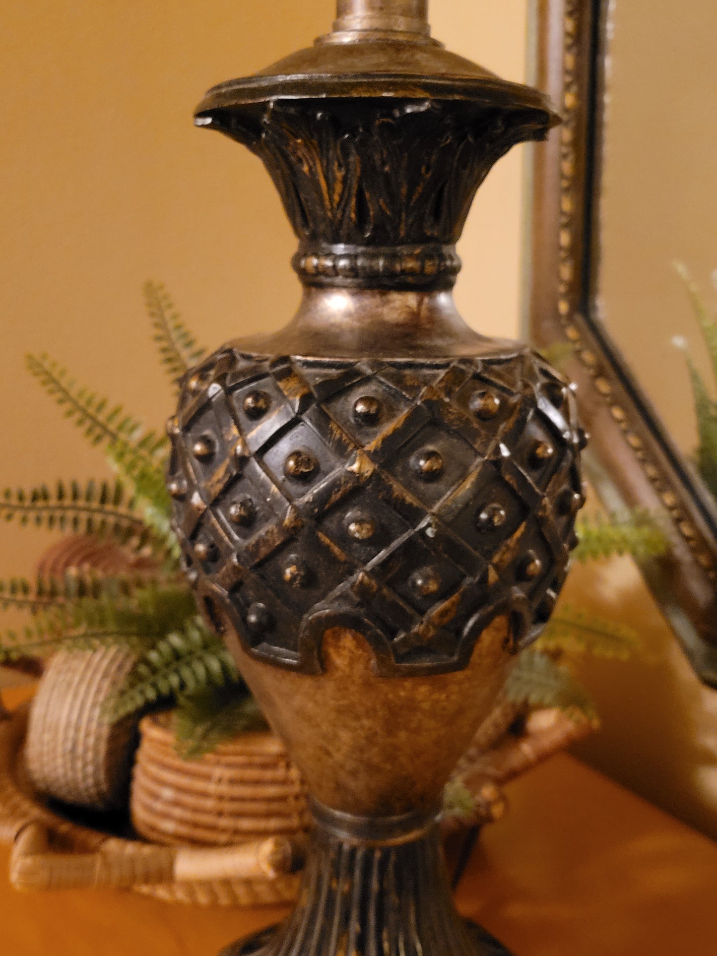 Urn Style Lamp