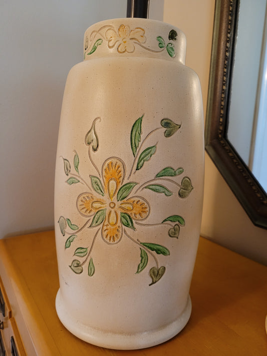 Vintage Ceramic Engraved Table Lamp