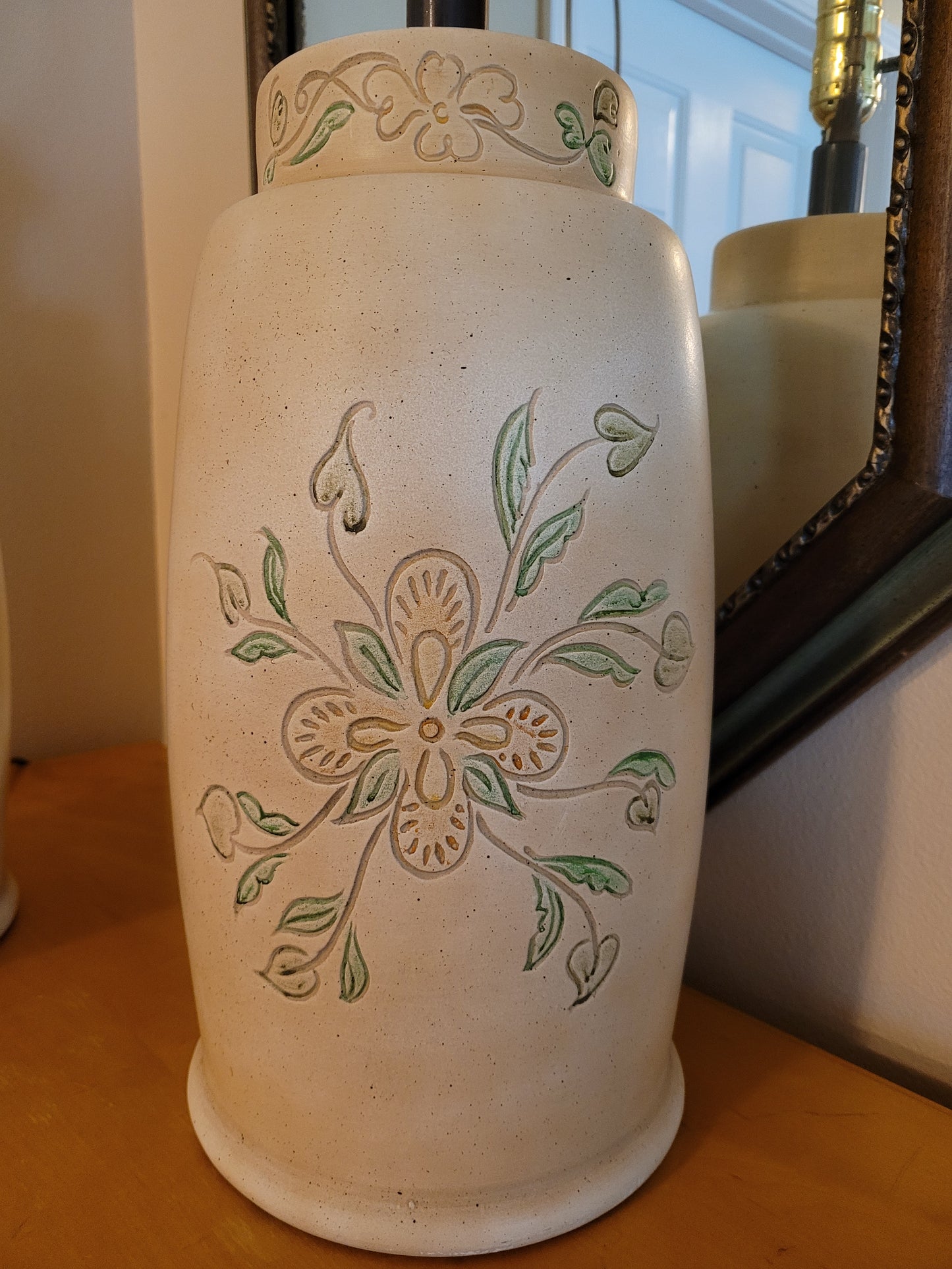 Vintage Ceramic Engraved Table Lamp