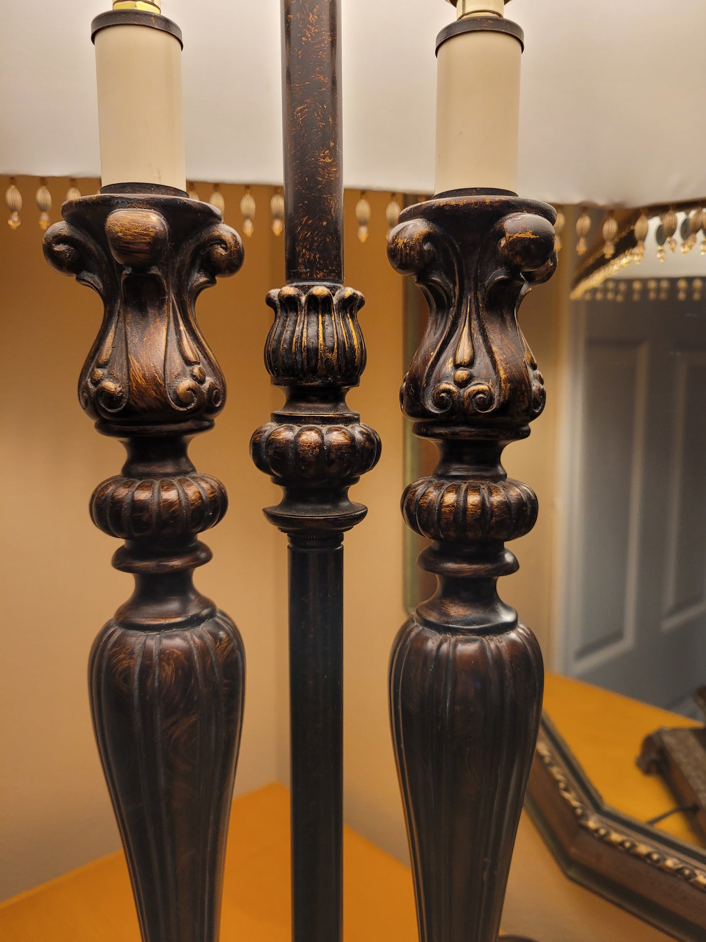 Pillar Lamp wih Spindled Base