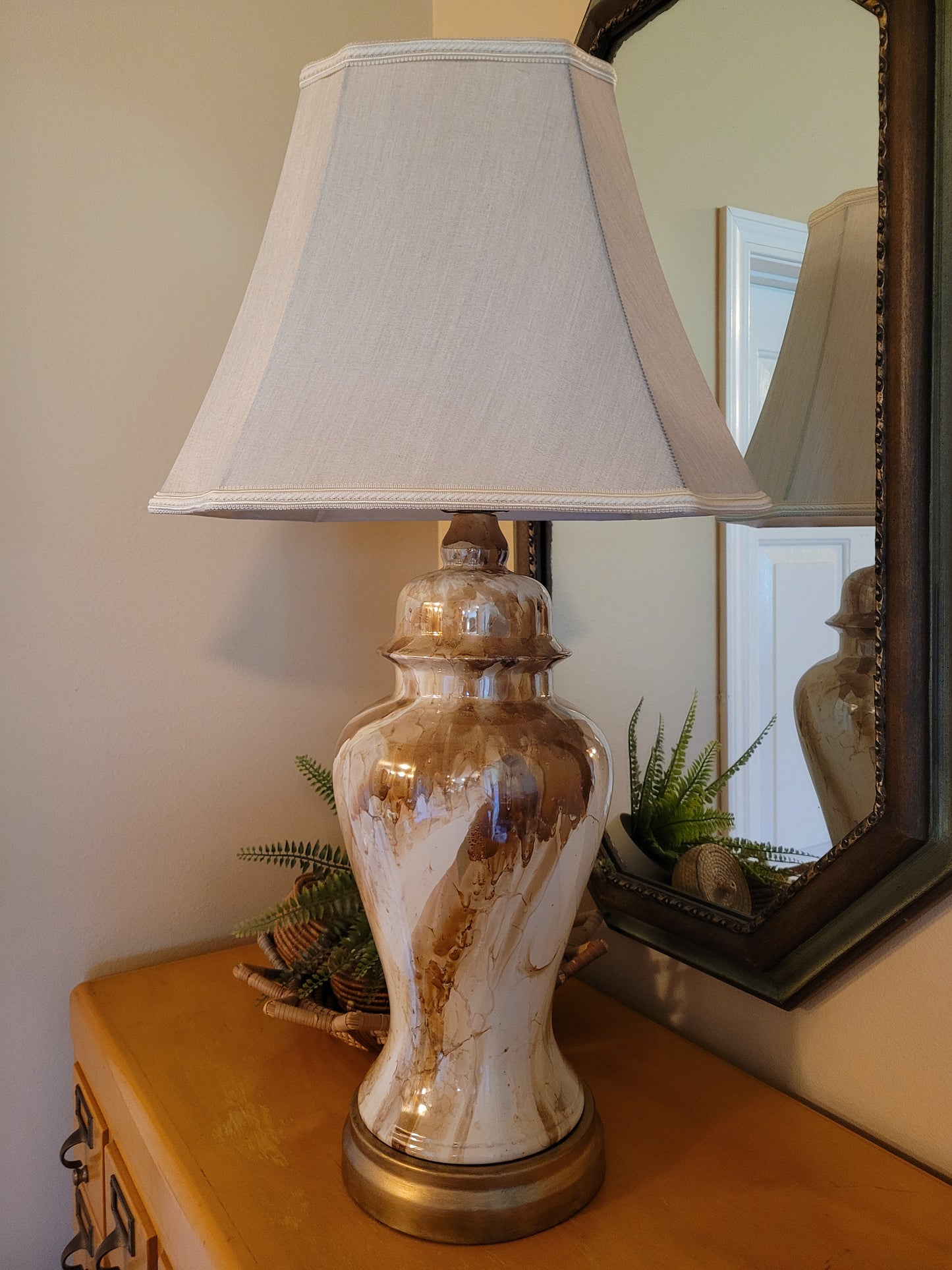 Vintage Lamp with Marbled Finish