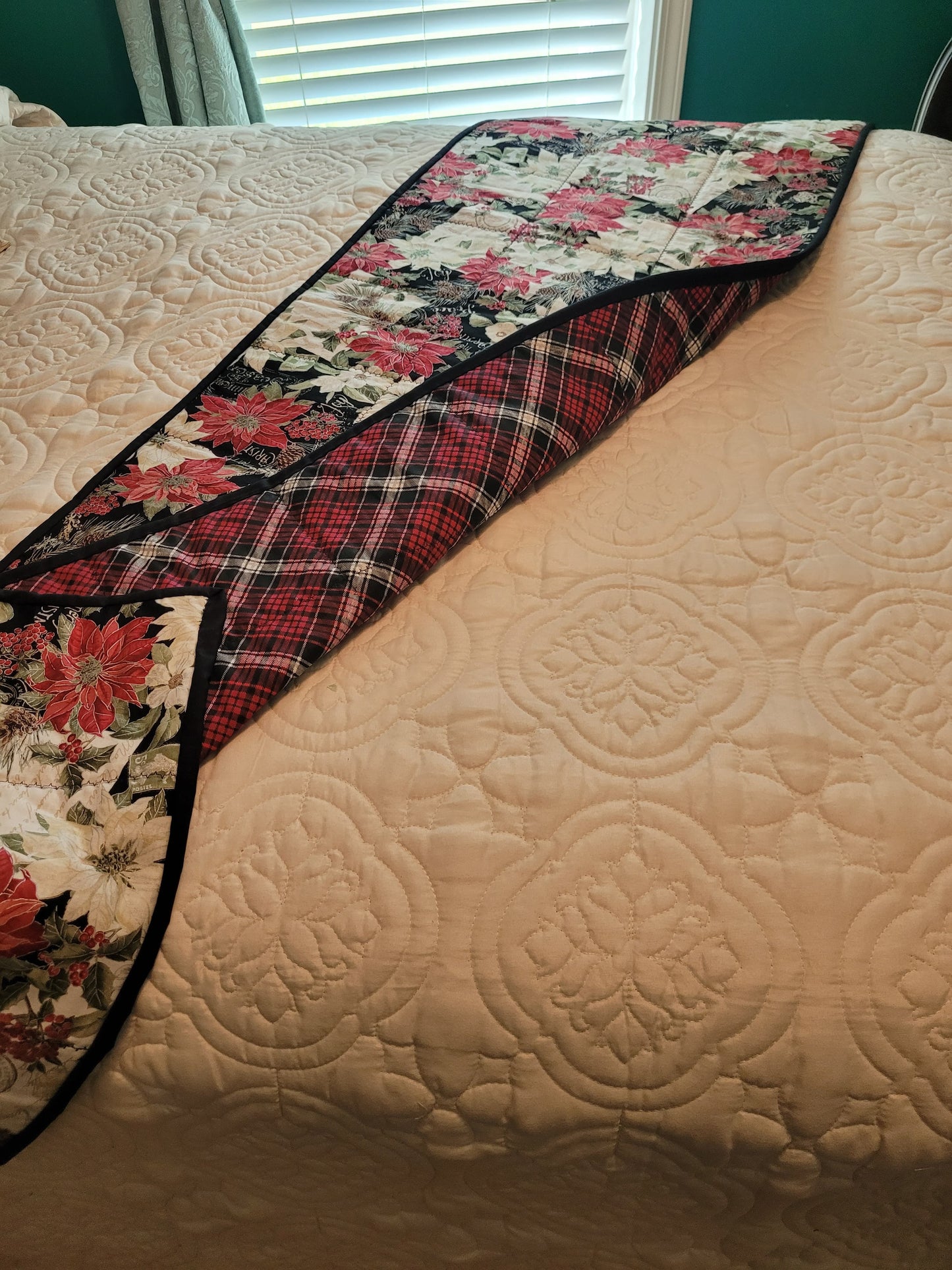 Poinsettia Bed Scarf/Runner