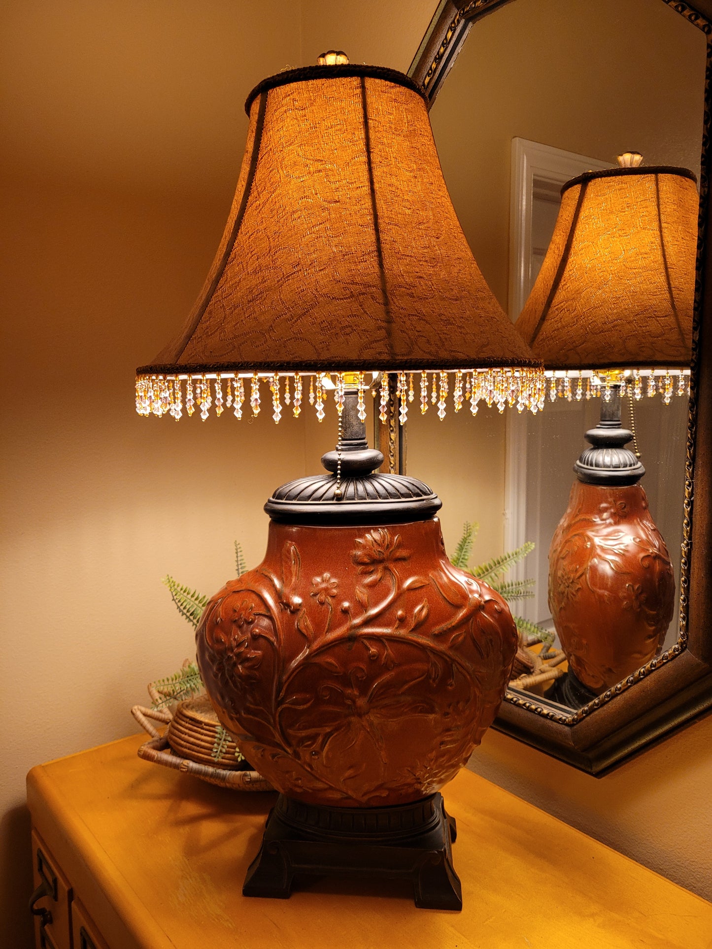 Vintage table lamp with Embossed Base