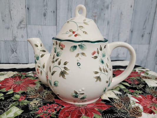 Vintage Pfaltzgraff Winterberry Teapot