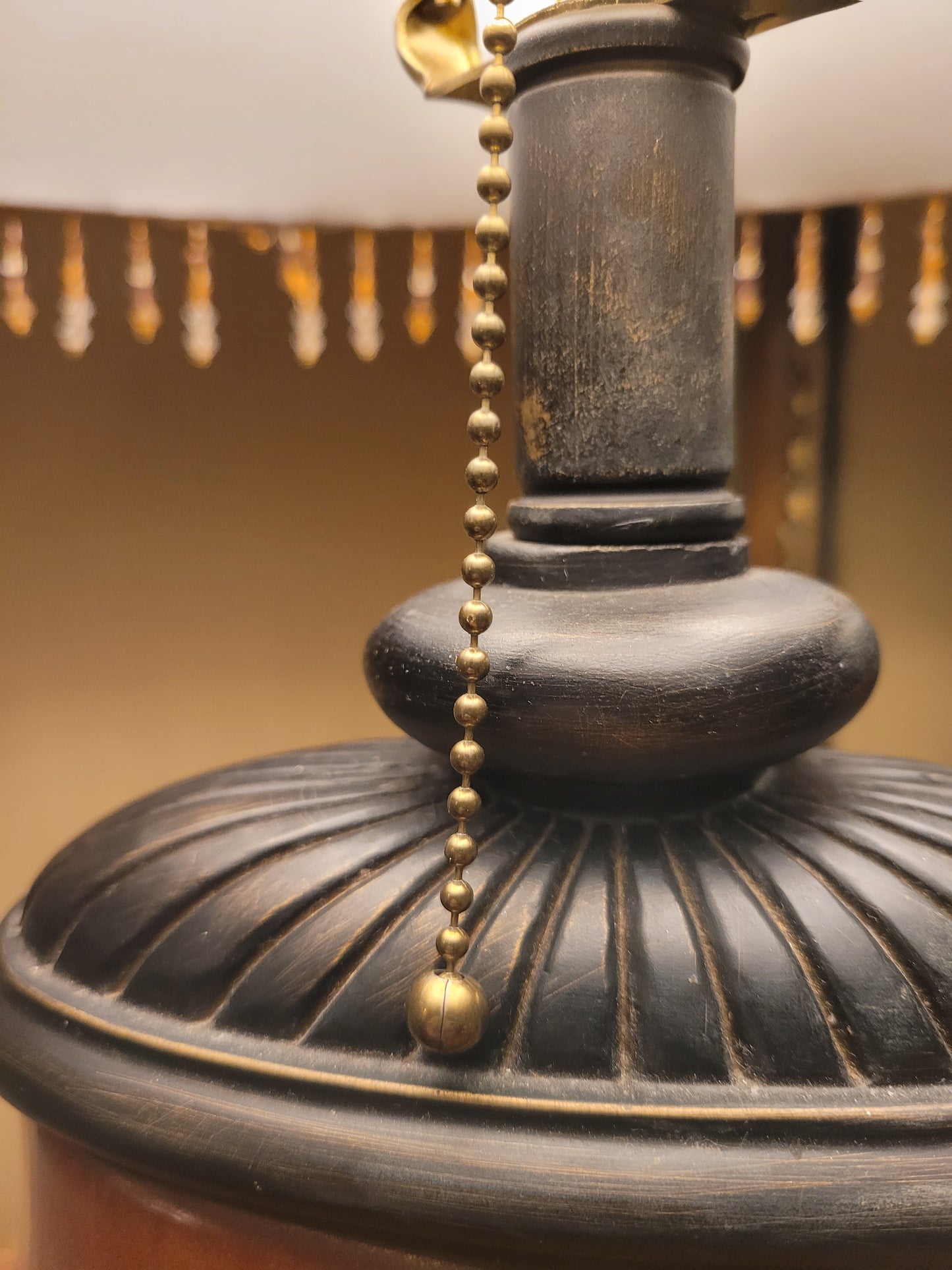 Vintage table lamp with Embossed Base