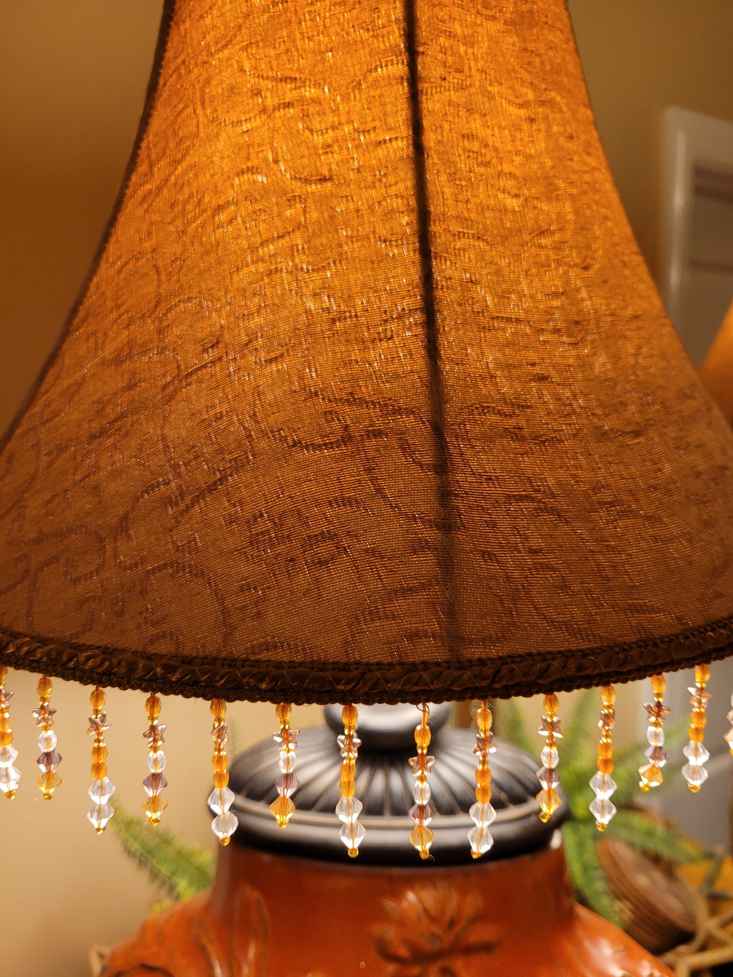 Vintage table lamp with Embossed Base