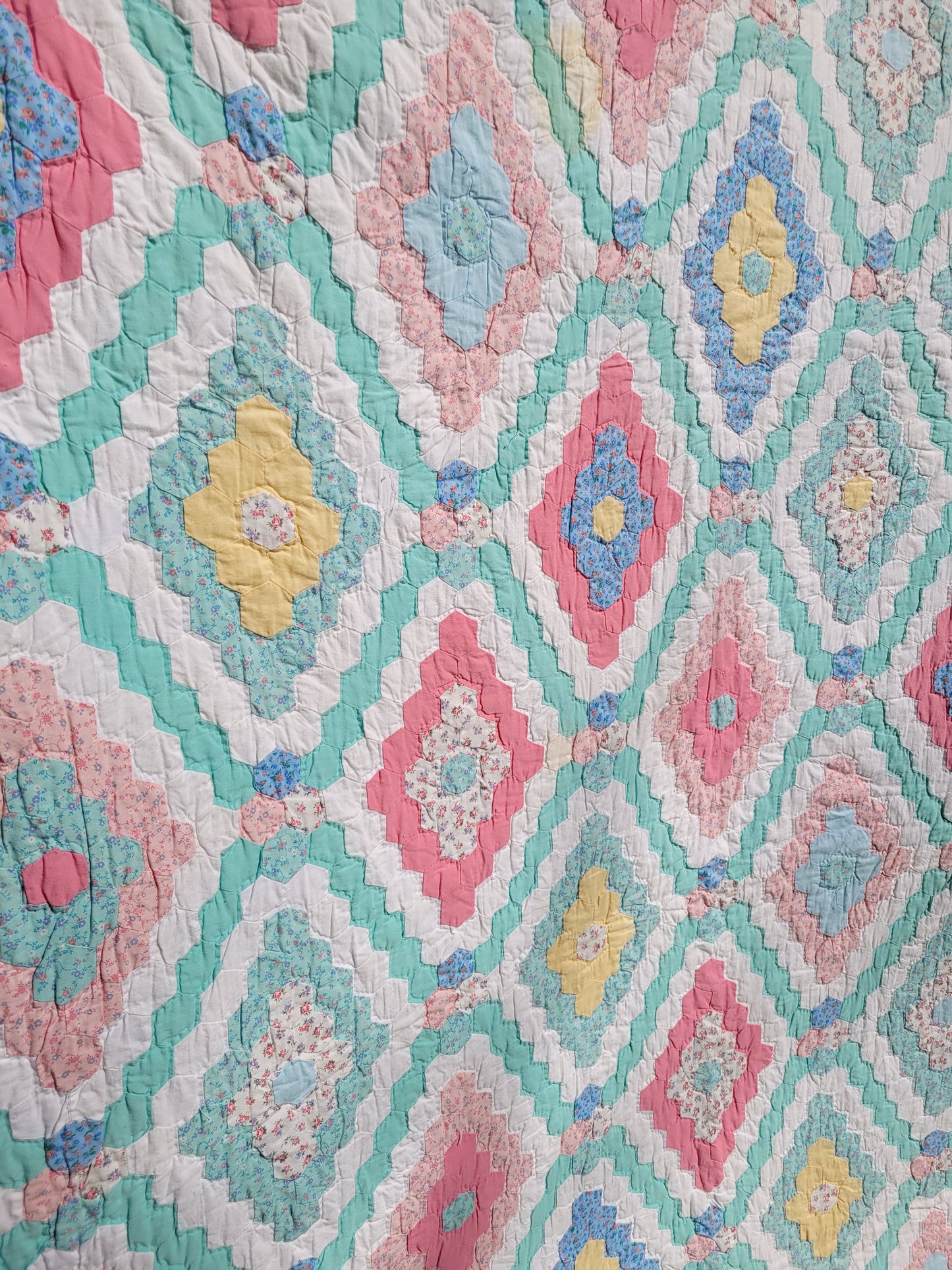 Vintage Hand Quilted Grandmother's Garden Quilt