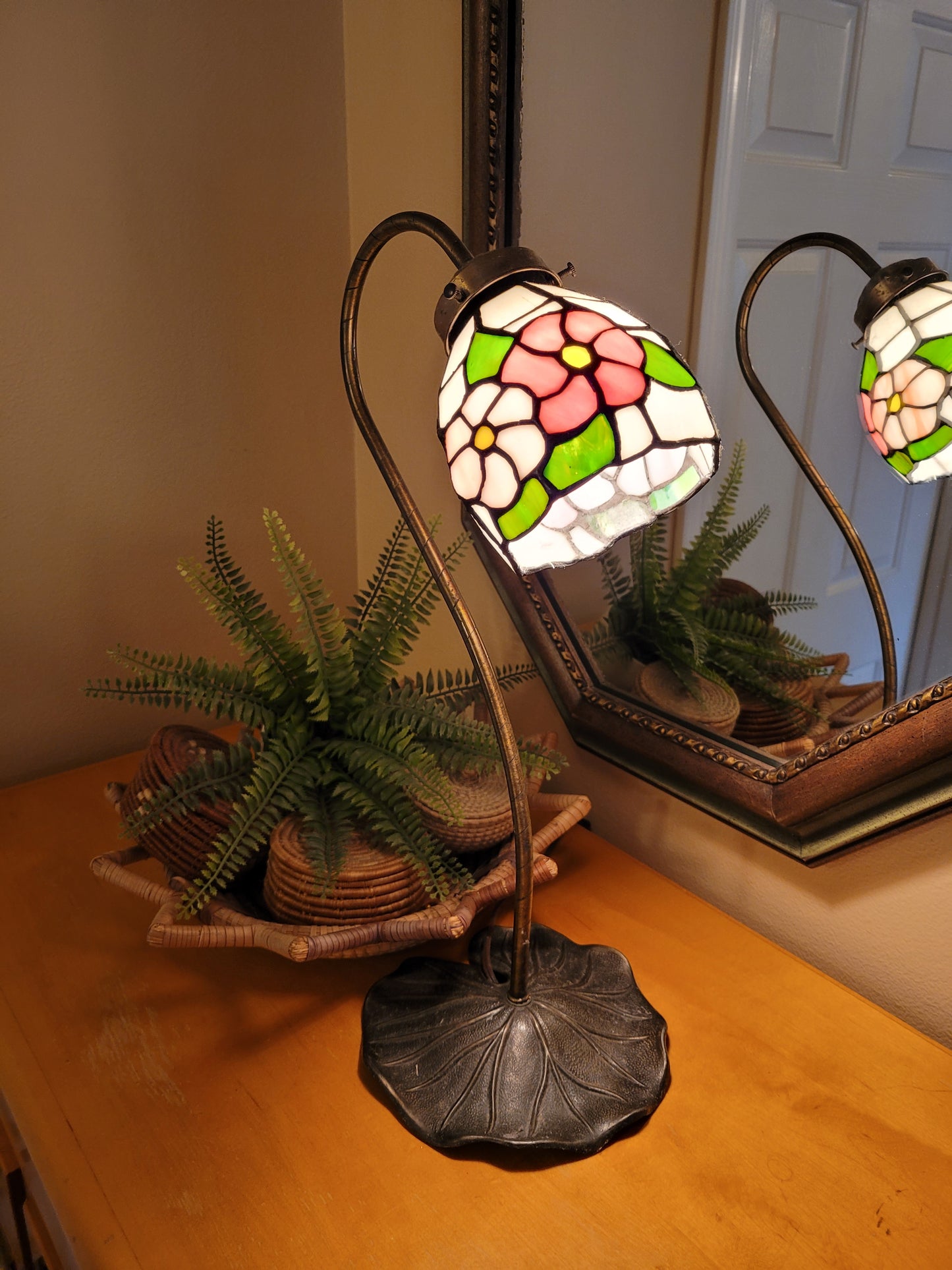 Vintage Stained Glass Accent Lamp