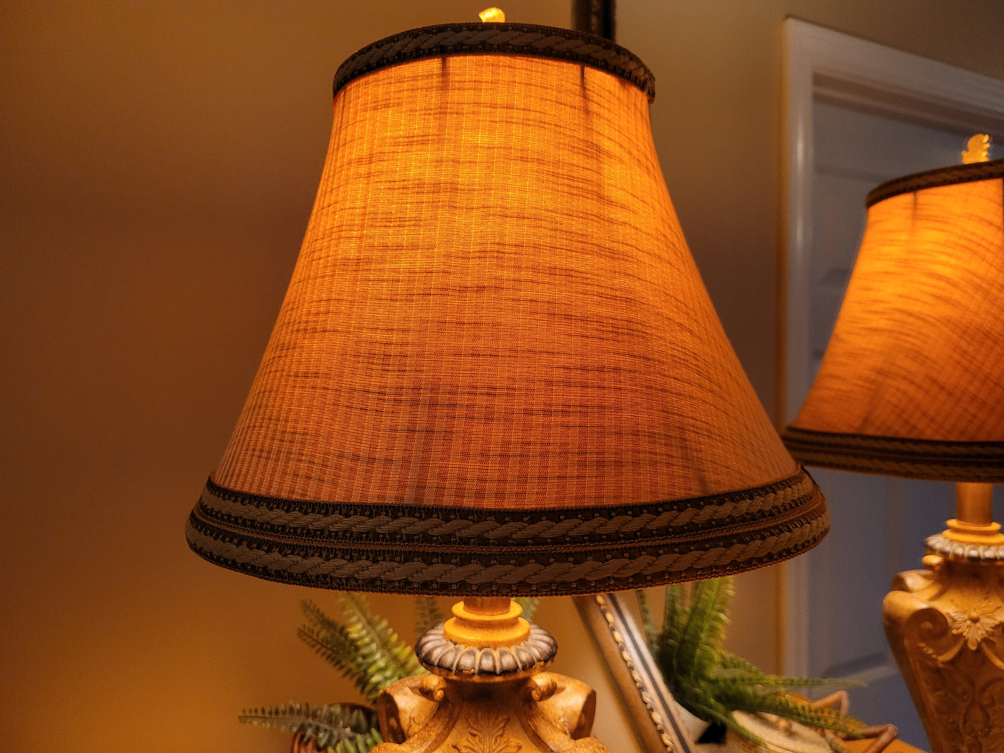 Vintage Urn Style Table Lamp