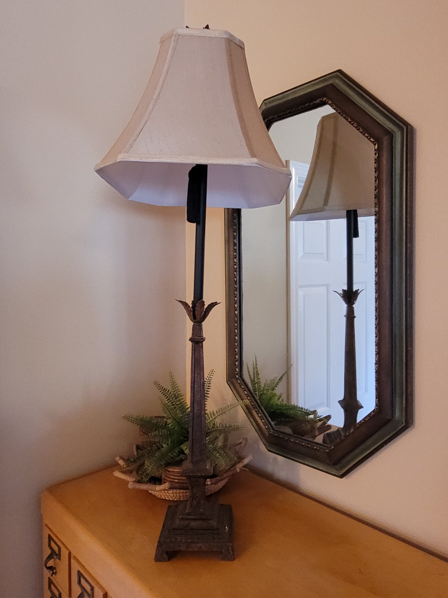 Vintage Console Lamp with Leaf Details