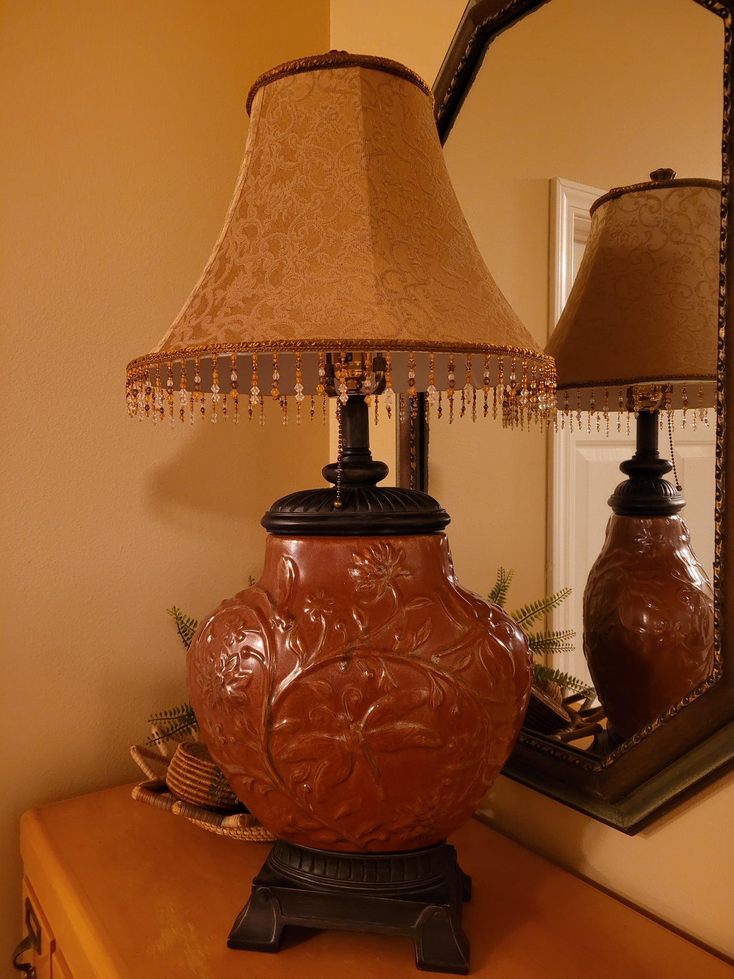 Vintage table lamp with Embossed Base