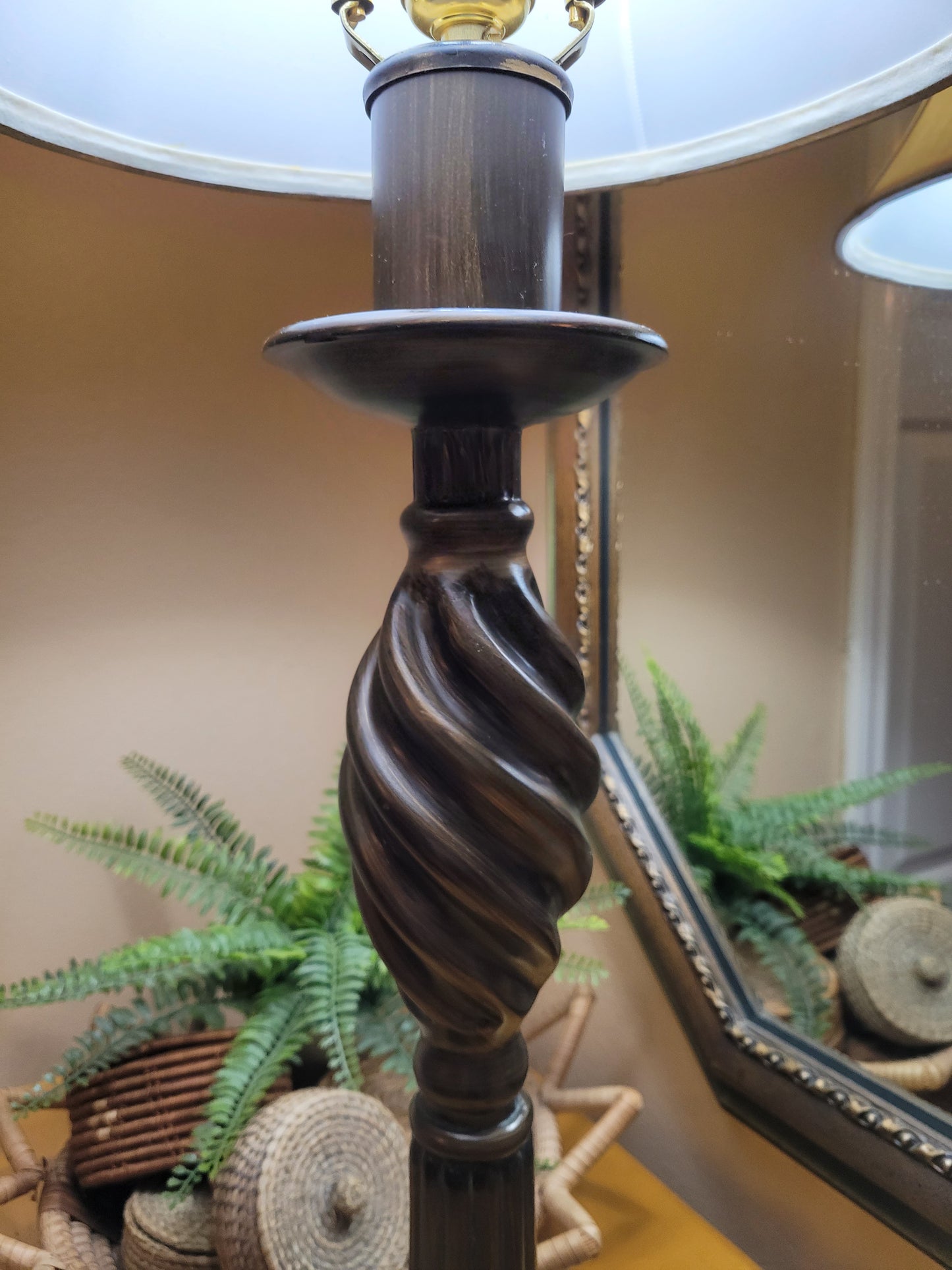 Vintage Pillar Lamp with Swirl Details
