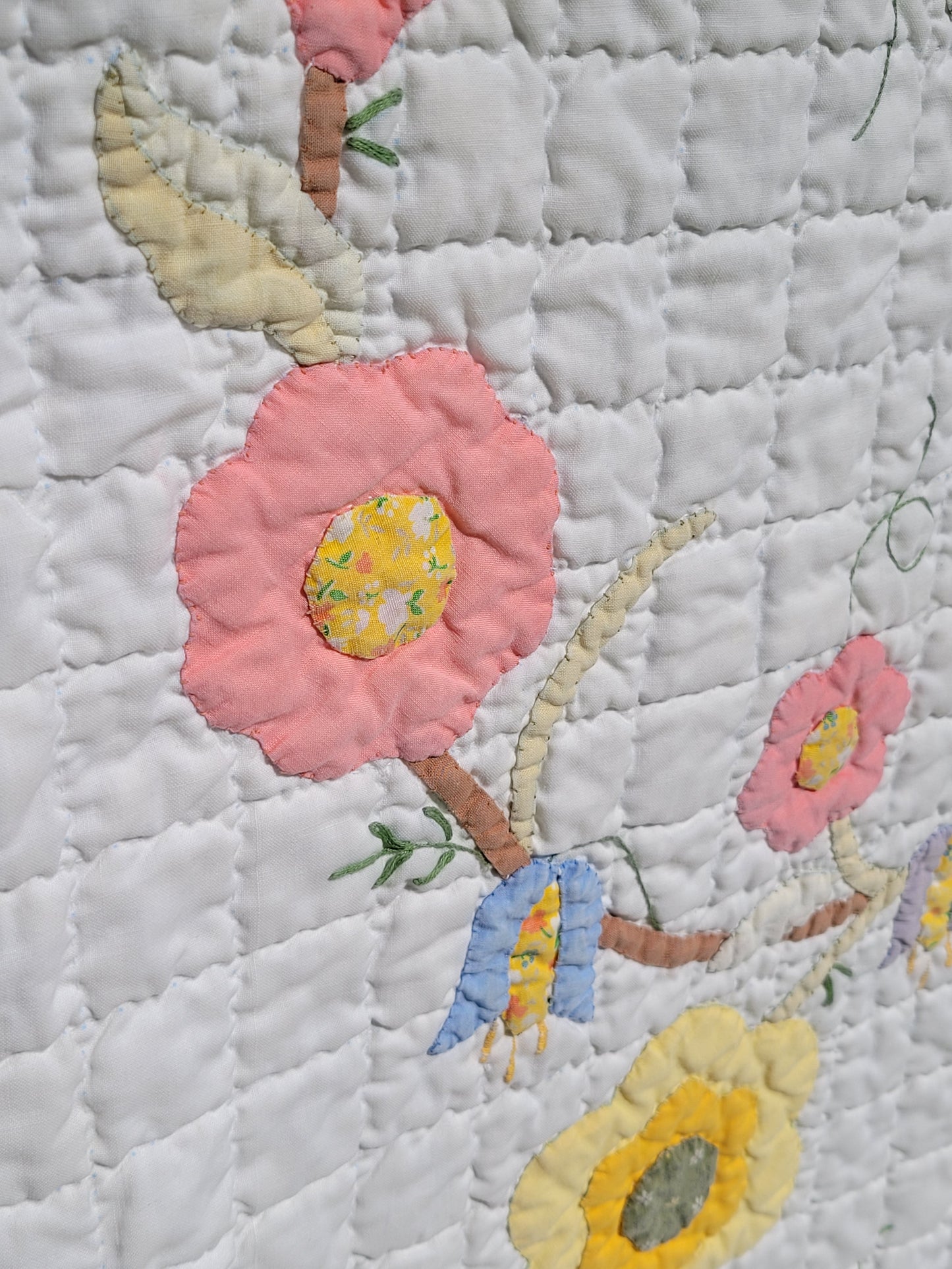 Vintage Floral Applique Quilt