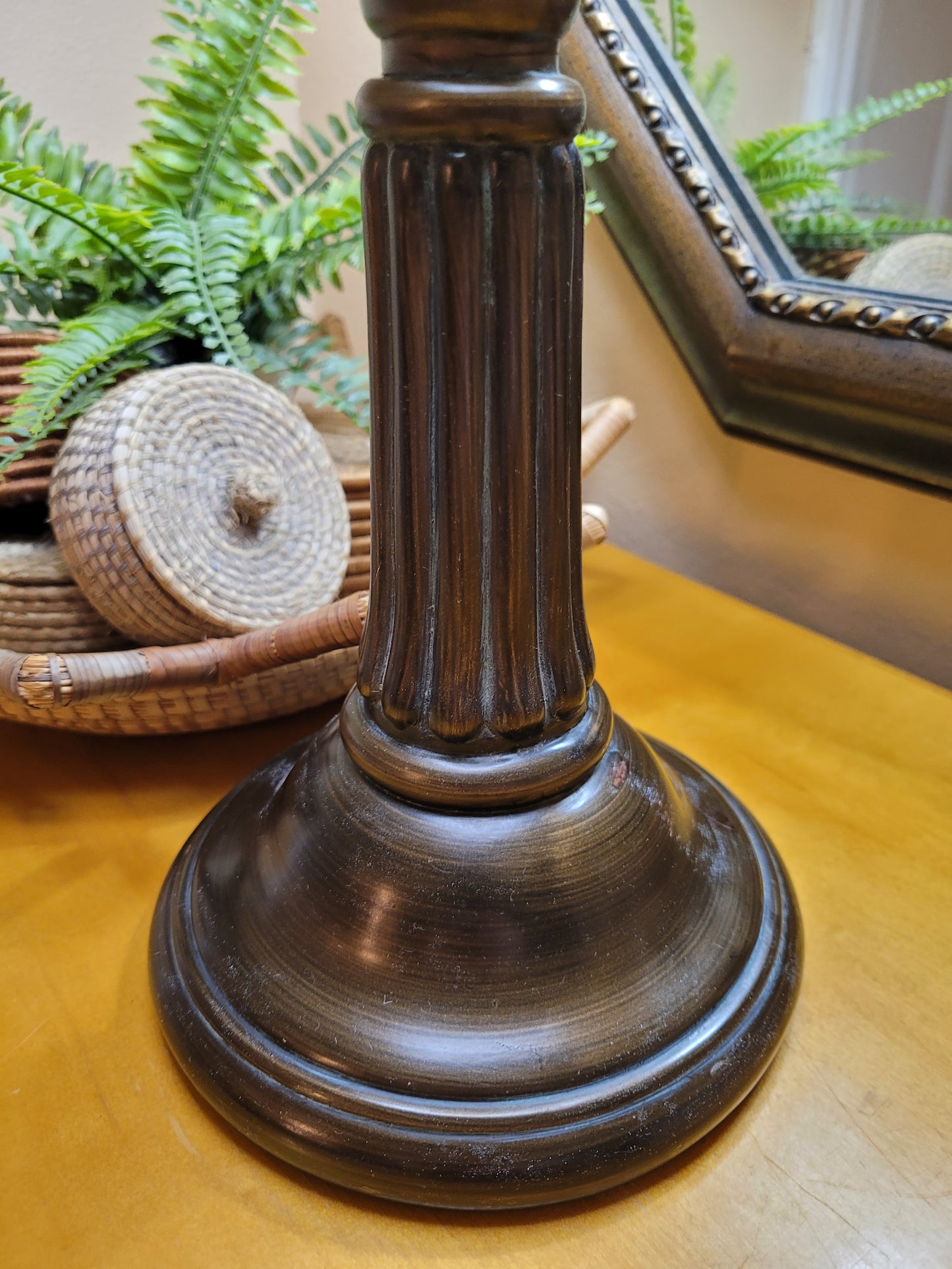 Vintage Pillar Lamp with Swirl Details