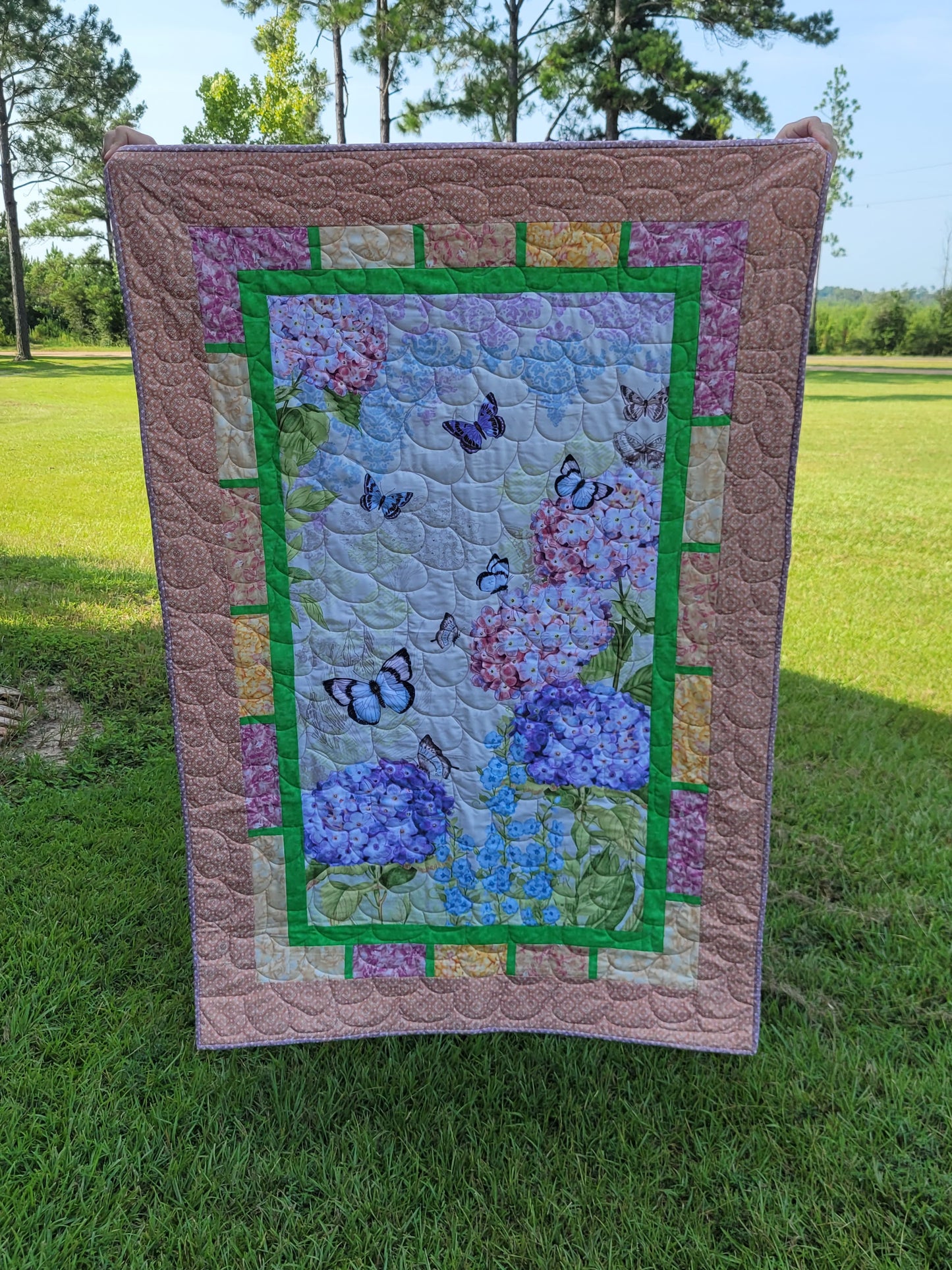 Hydrangea Throw Quilt