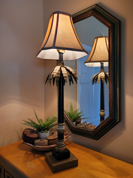 Vintage table lamp with Palm Leaf Details