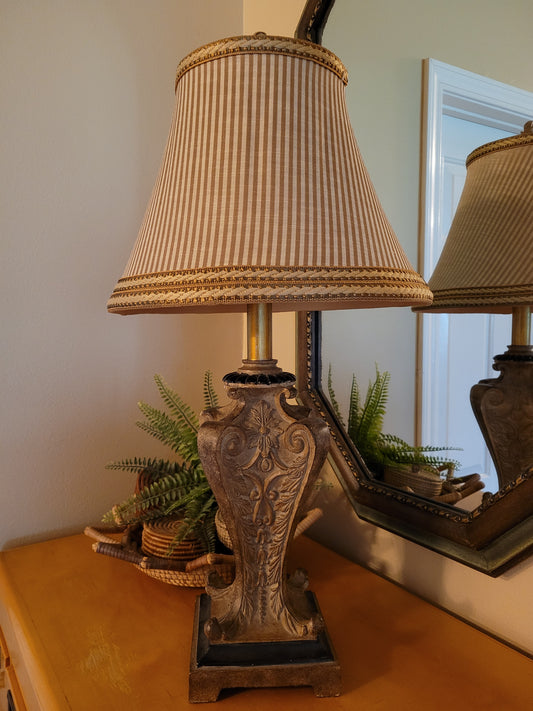 Vintage Urn Style Table Lamp