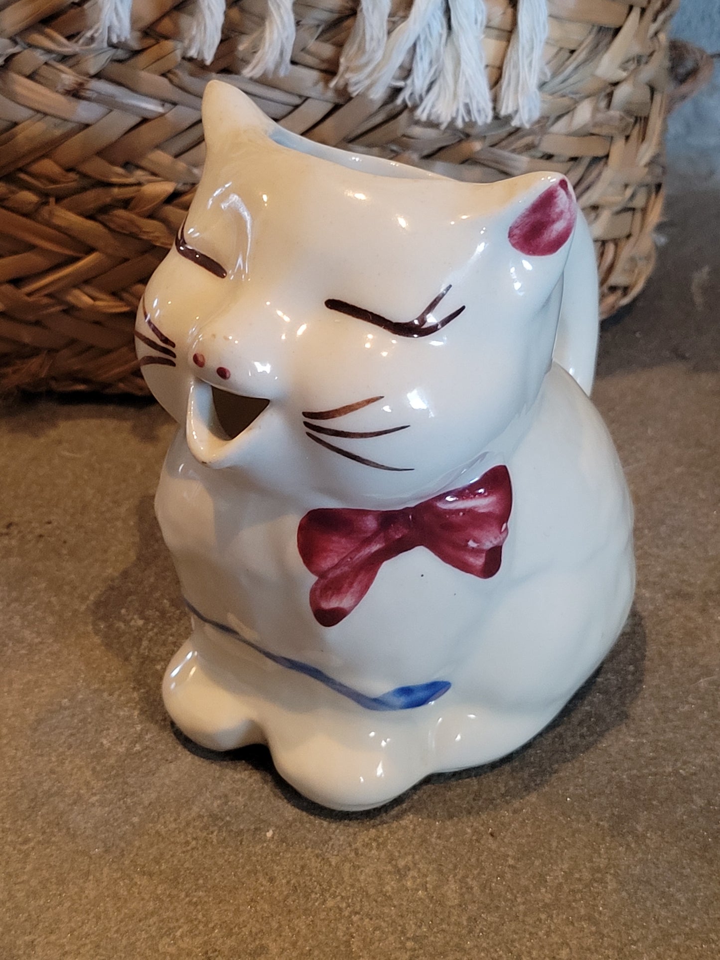 Vintage Shawnee "Puss n Boots" Creamer