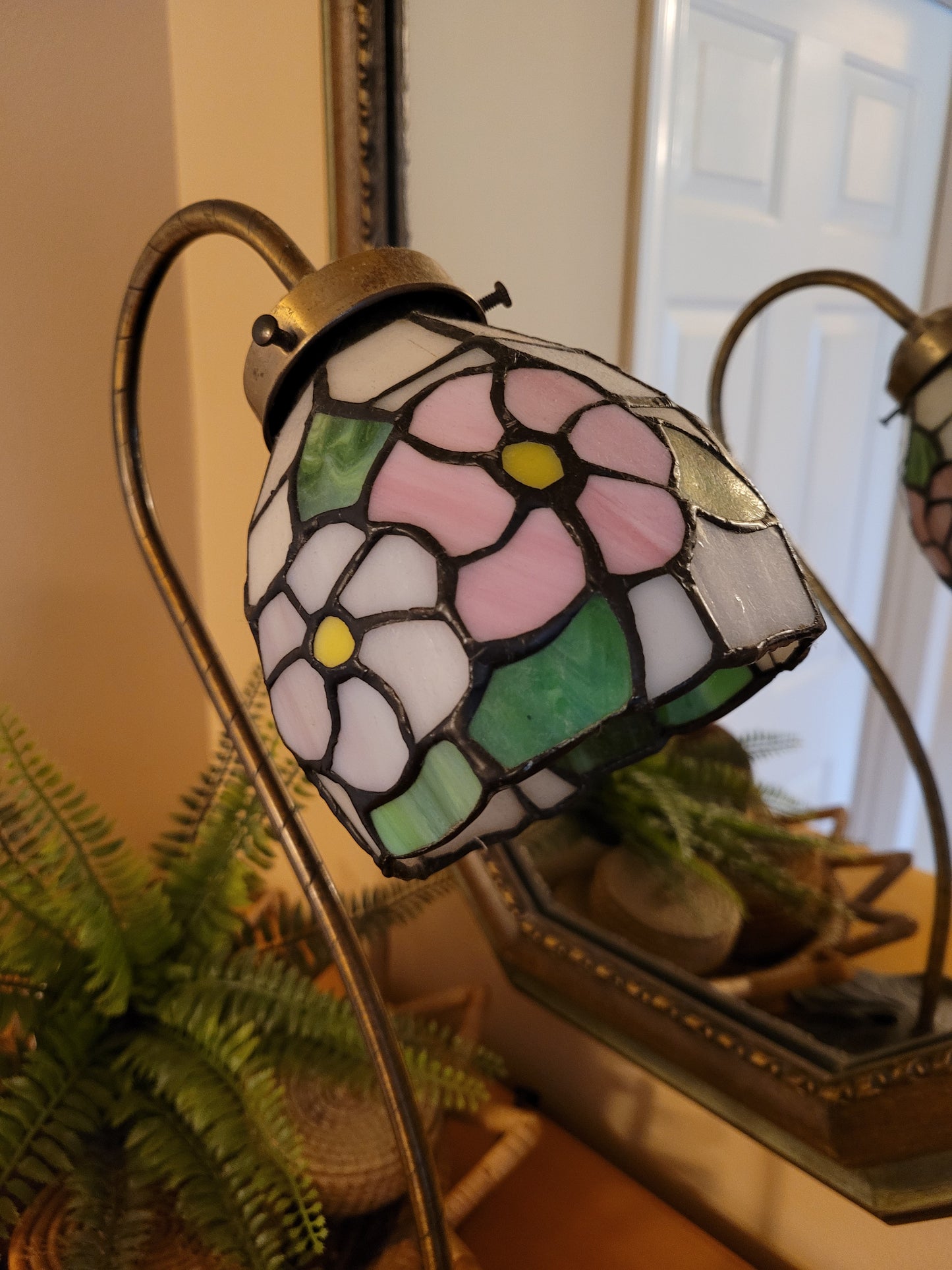 Vintage Stained Glass Accent Lamp