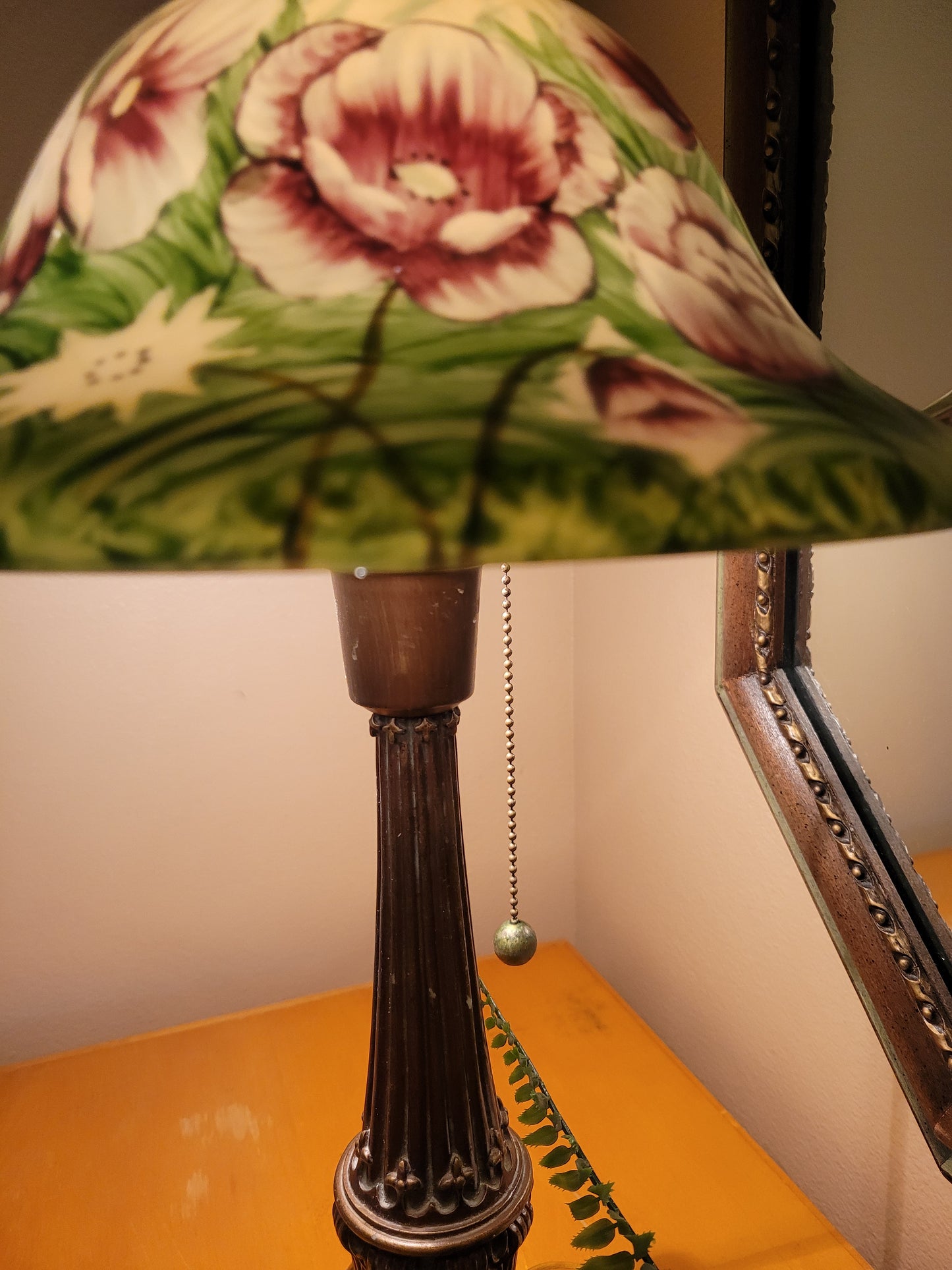 Vintage Pillar Lamp With Tiffany Style Acrylic Shade