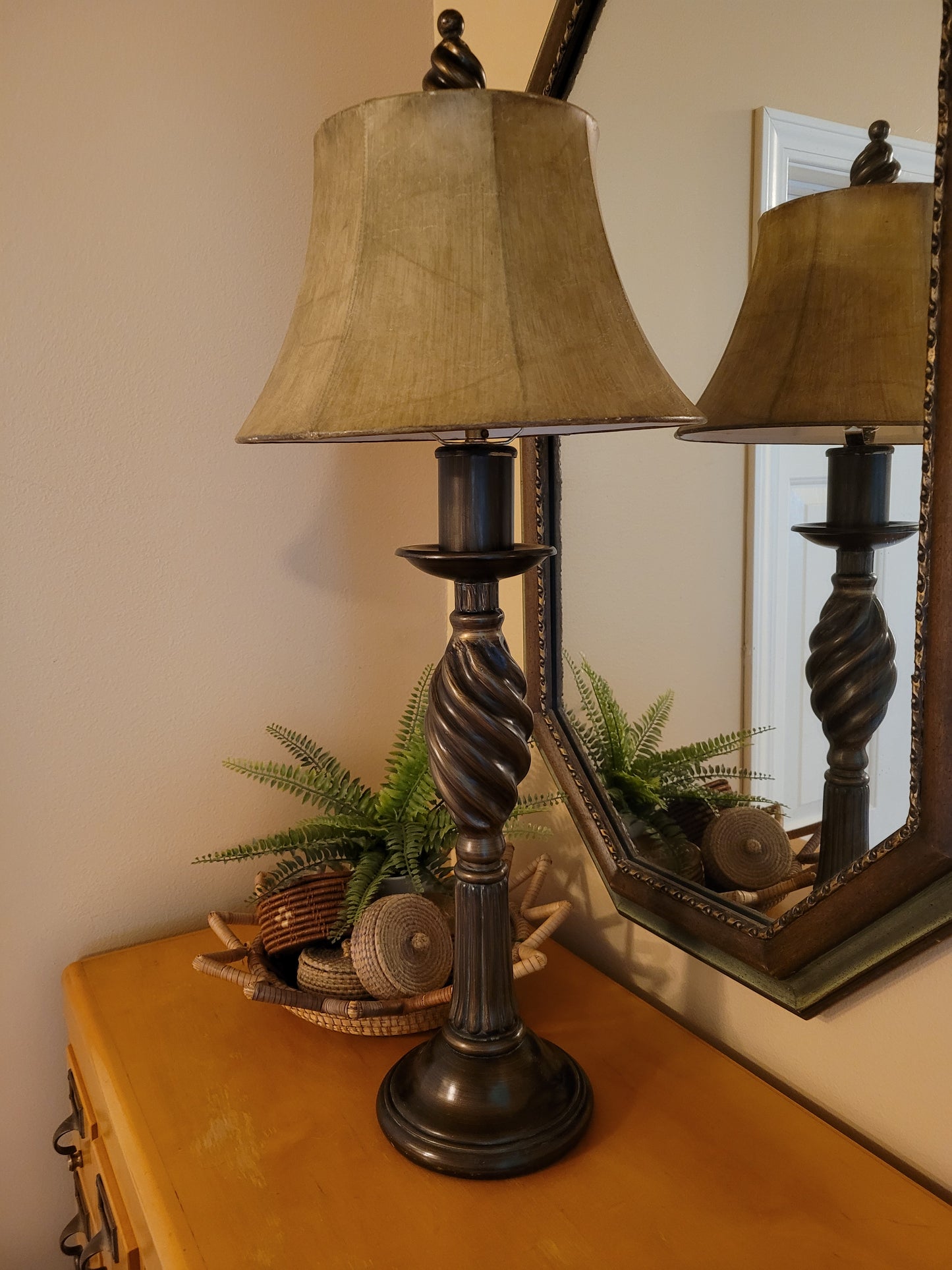 Vintage Pillar Lamp with Swirl Details