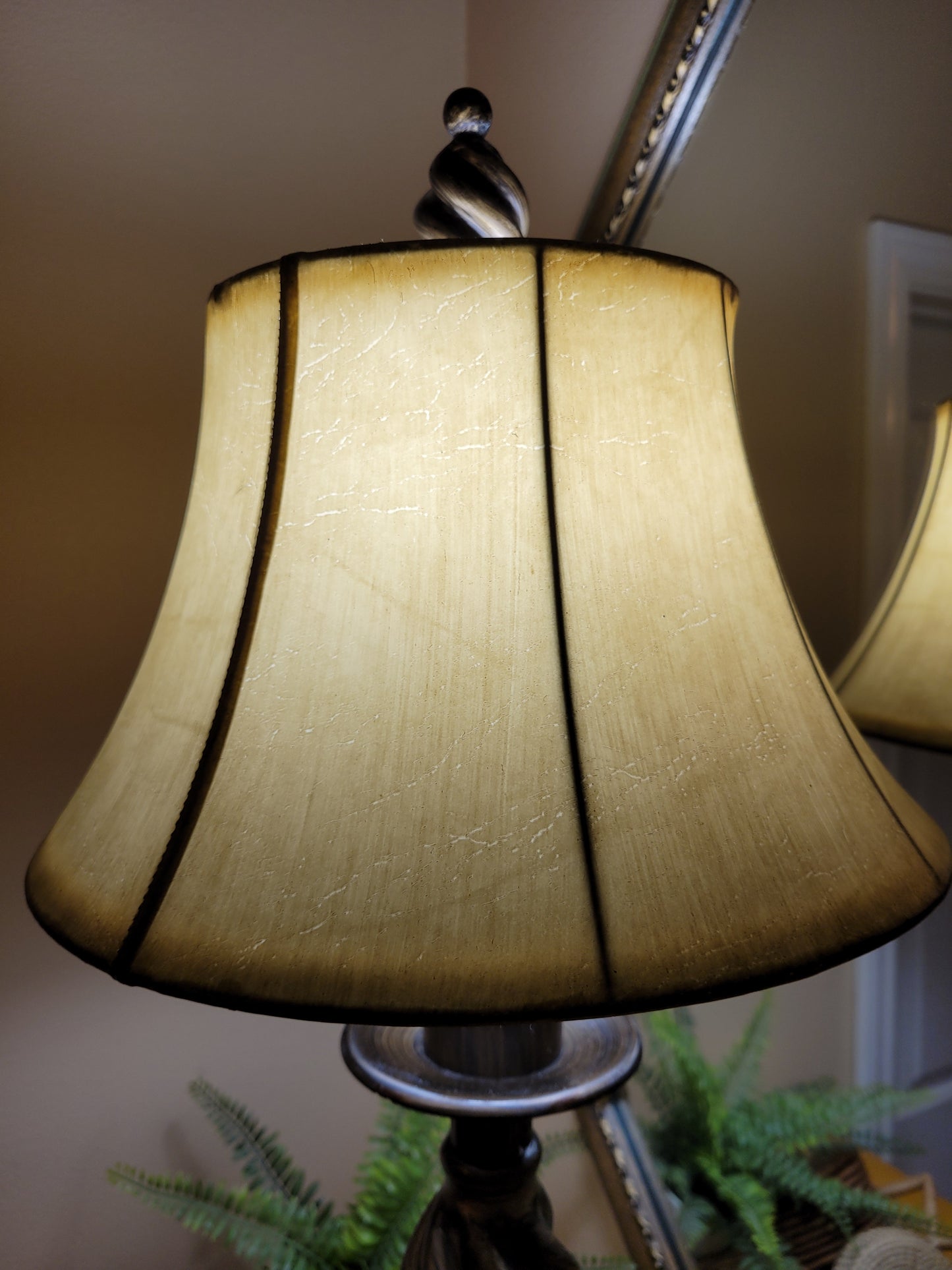 Vintage Pillar Lamp with Swirl Details