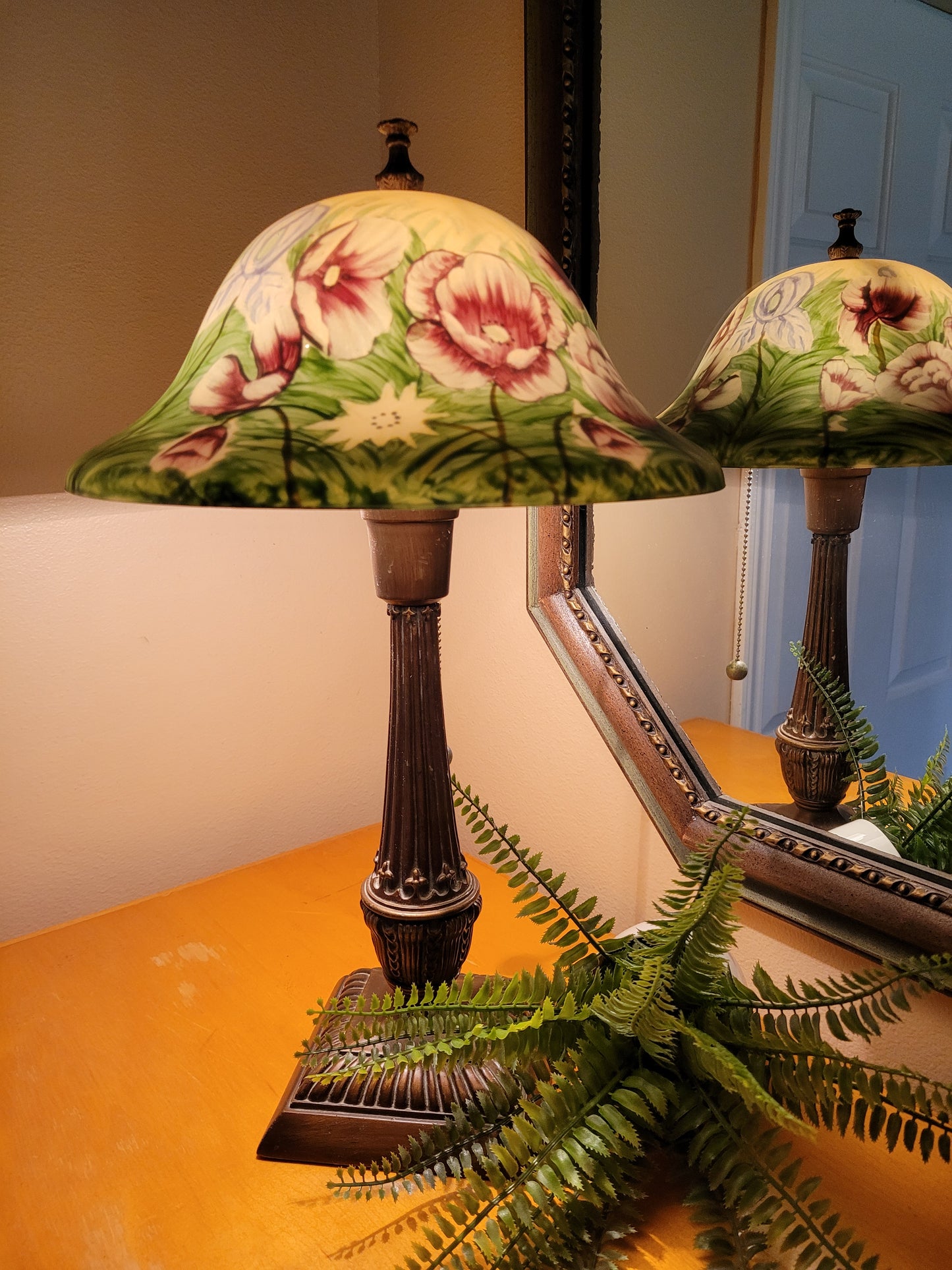 Vintage Pillar Lamp With Tiffany Style Acrylic Shade