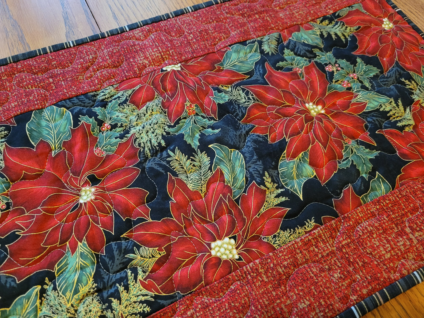 Pointsettia Table Runner