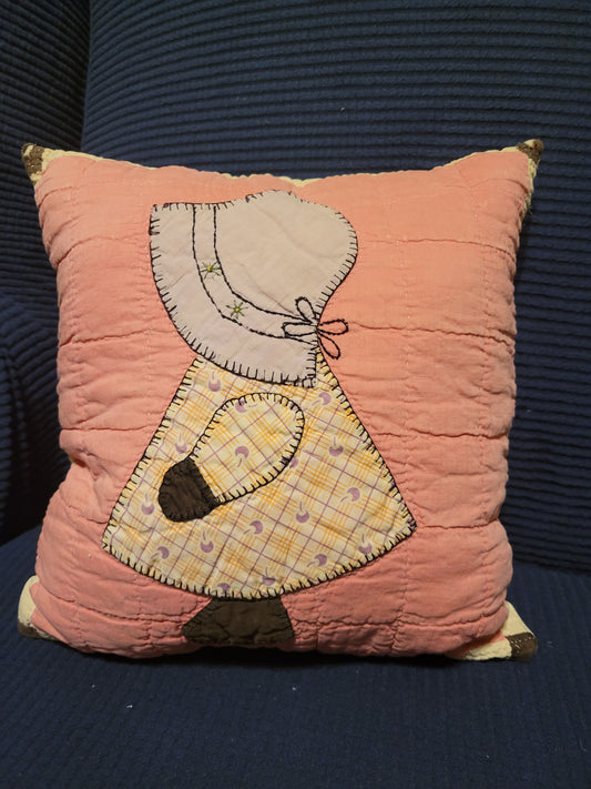 Vintage Sun Bonnet Sue Pillow