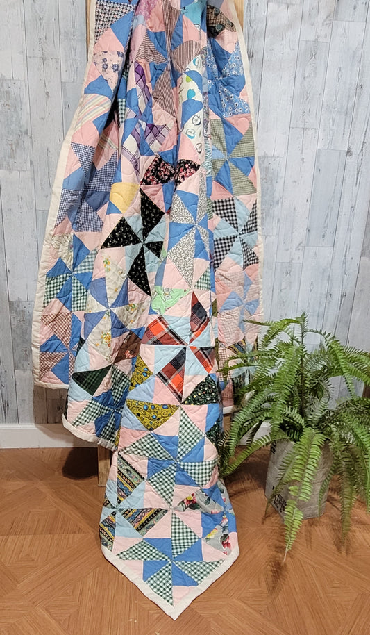 Vintage Old-Fashioned Pinwheel Quilt