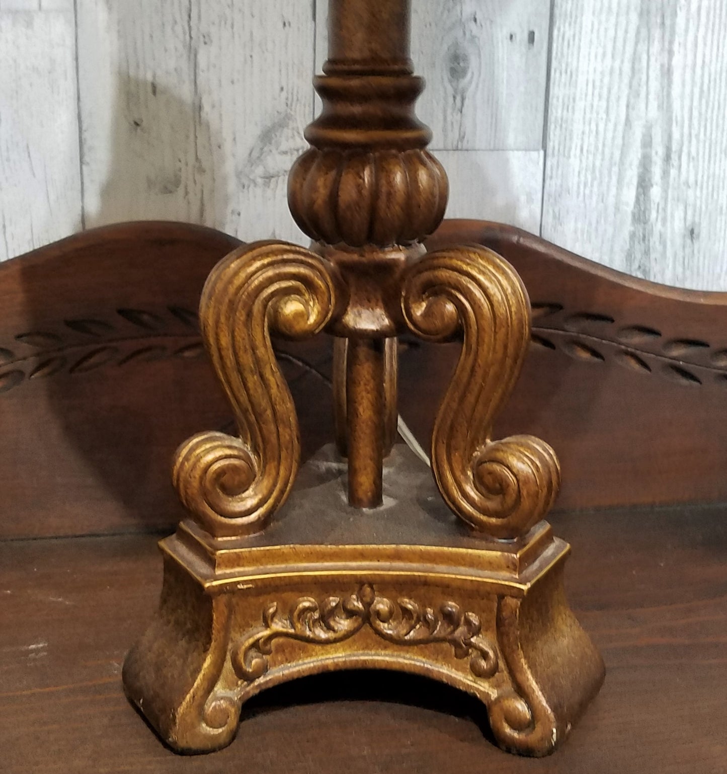 Fleur de Lis Table Lamp