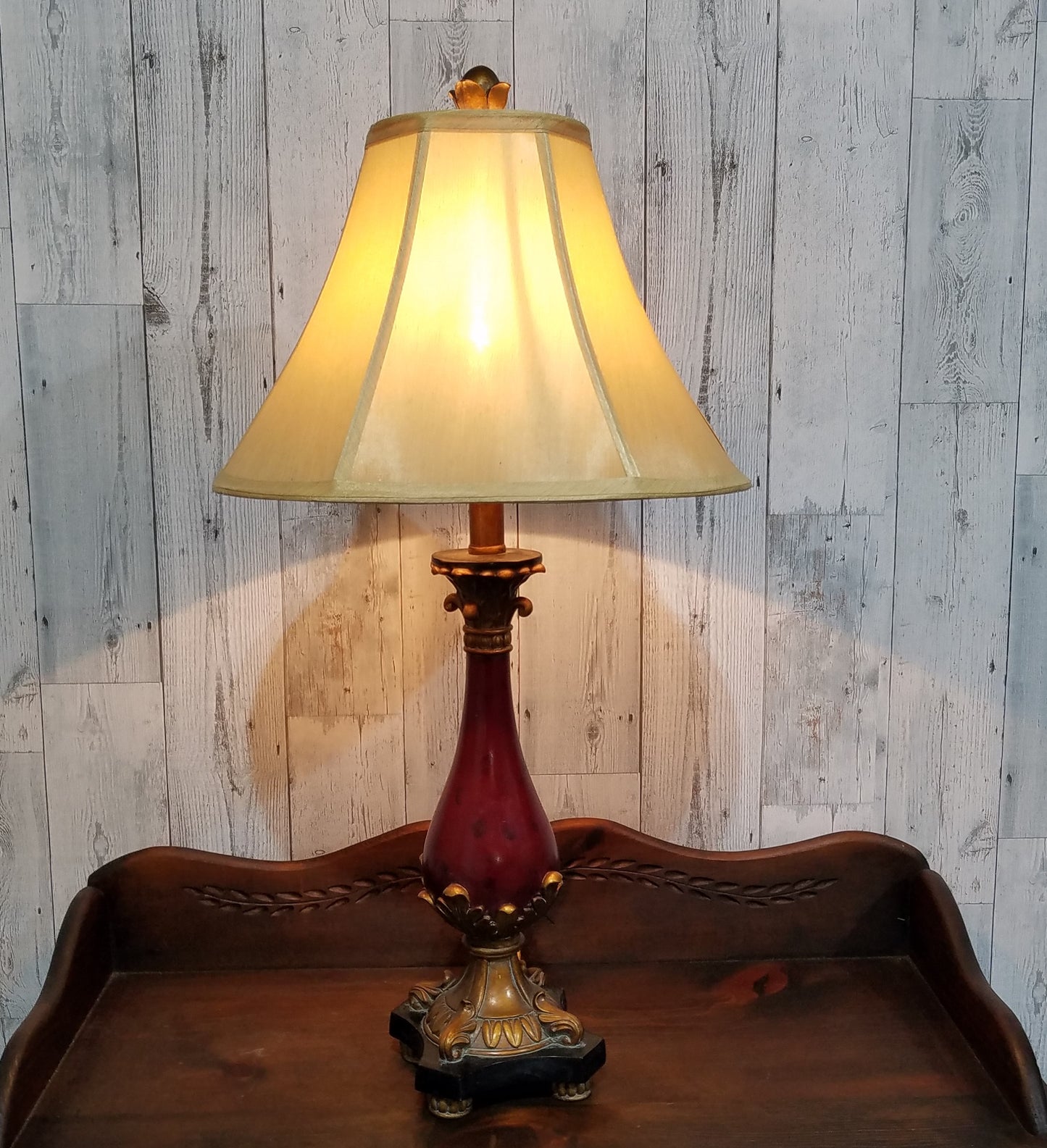 Urn Style Lamp